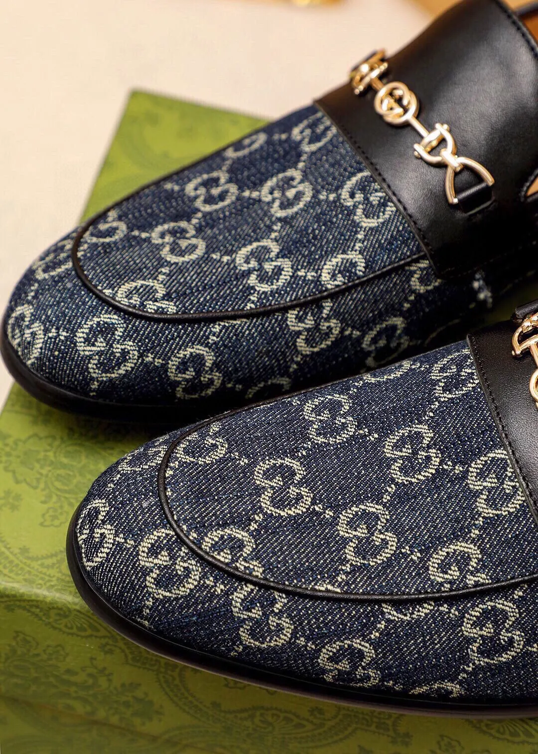 Men's shoes 💰540 💐 GUCCI official website dress shoes 🌀 Italian 🇮🇹 imported denim upper ➕ top imported water-dyed cow 🐂 leather lining 💋 fine handmade original outsole, the real thing looks better when photographed in person Standard size 38-44 (45🉑️customized)